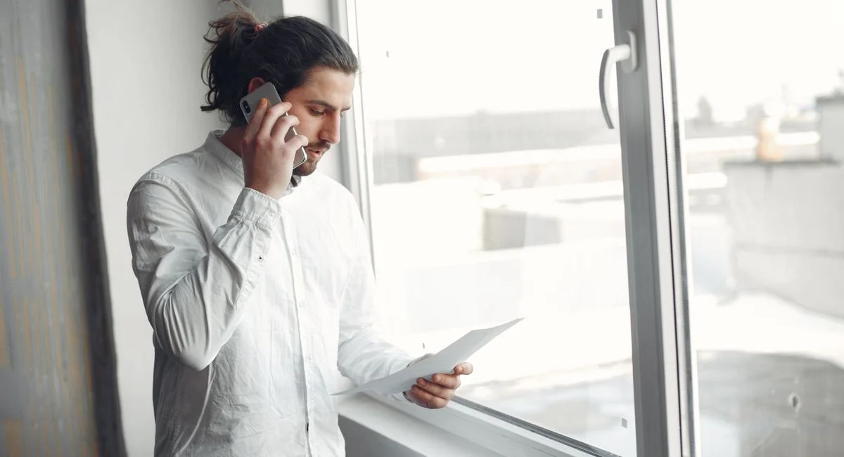Illustration : alternatives téléphoniques au 36 46 : services de renseignements et rappel automatique